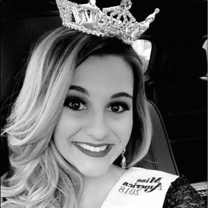 Meet your Posher, Jena